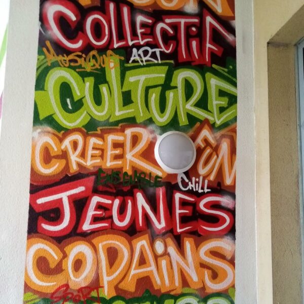 Réalisation par les jeunes de l'atelier graff